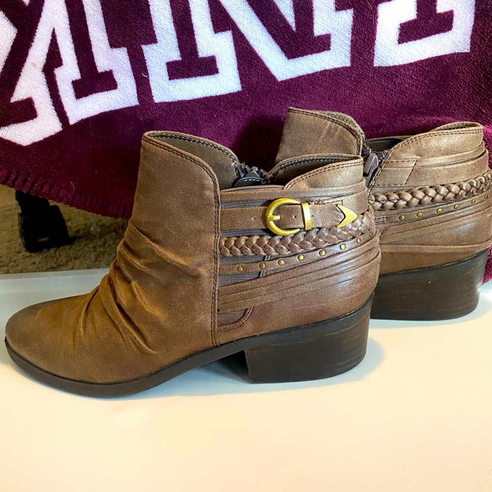 Beartraps Guenna ankle booties